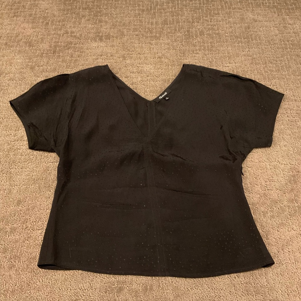 Madewell Womens V-Neck Blouse Size 4 Retails $88
 Like new only worn twice.
